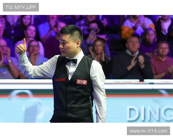 斯诺克英锦赛丁俊晖6-4击败徐思,两杆破百晋级16强 斯诺克英锦赛丁俊晖6-4击败徐思,两杆破百晋级16强